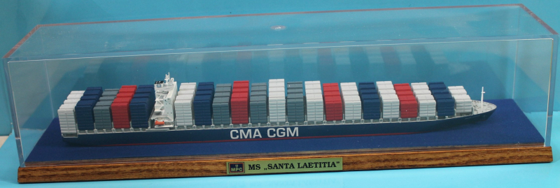 Containership "Santa Laetitia" CMA CGM  (1 p.) GER 2008 in showcase from Conrad